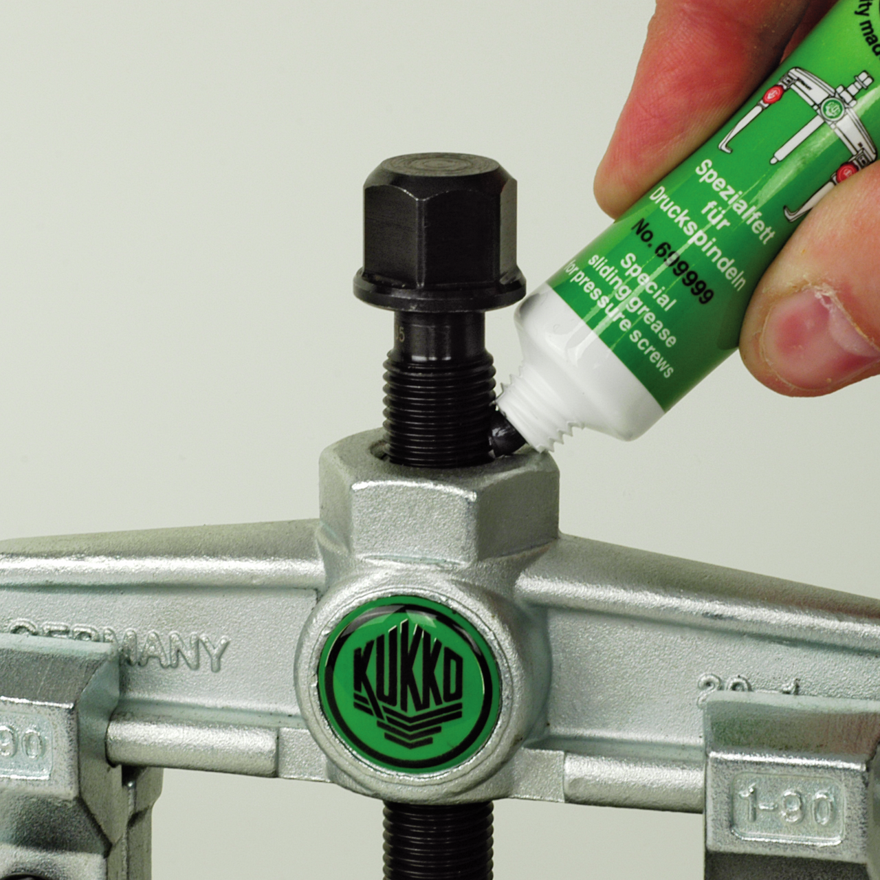 Kukko 2-Arm Universal Puller with Extremely Narrow Trigger Hooks in Set 20-10-SP-T