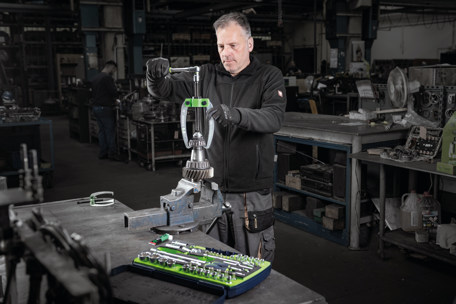 Kukko Handy 2-Arm Industrial Puller with Power-Transmitting and Self-Centring Puller Legs