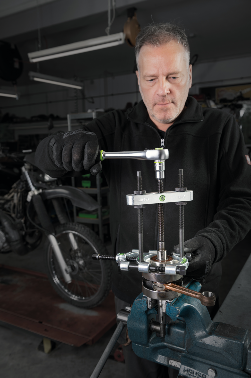 Kukko Cutting device with quick-action clamping spindle