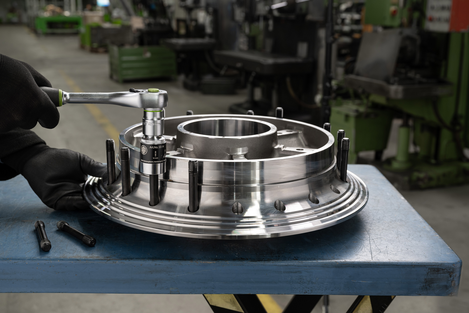 Kukko Stud Extractor for Tight Spaces